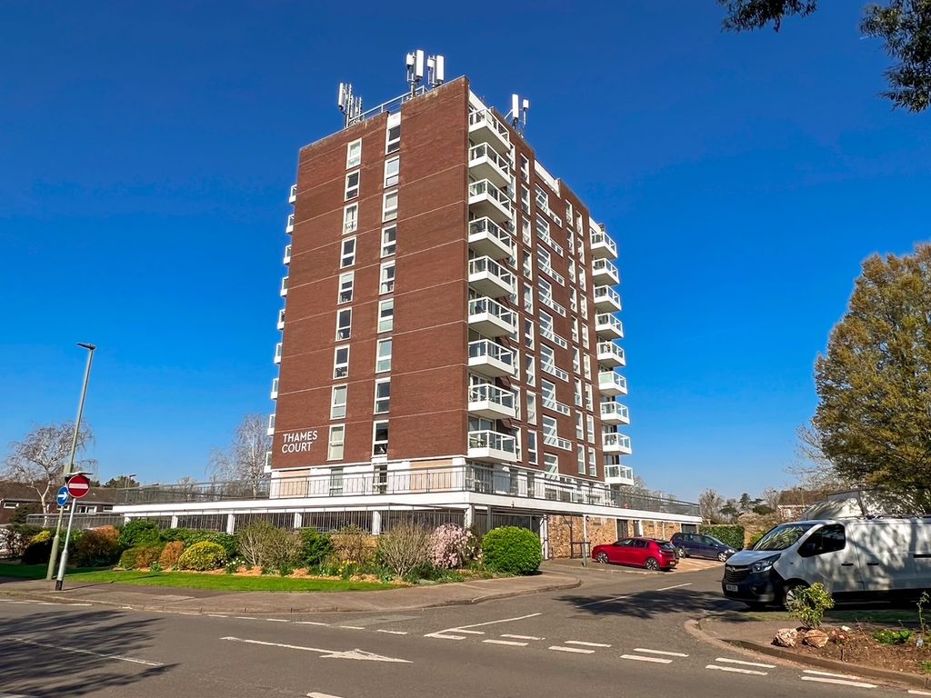 Property photo 1 of 41