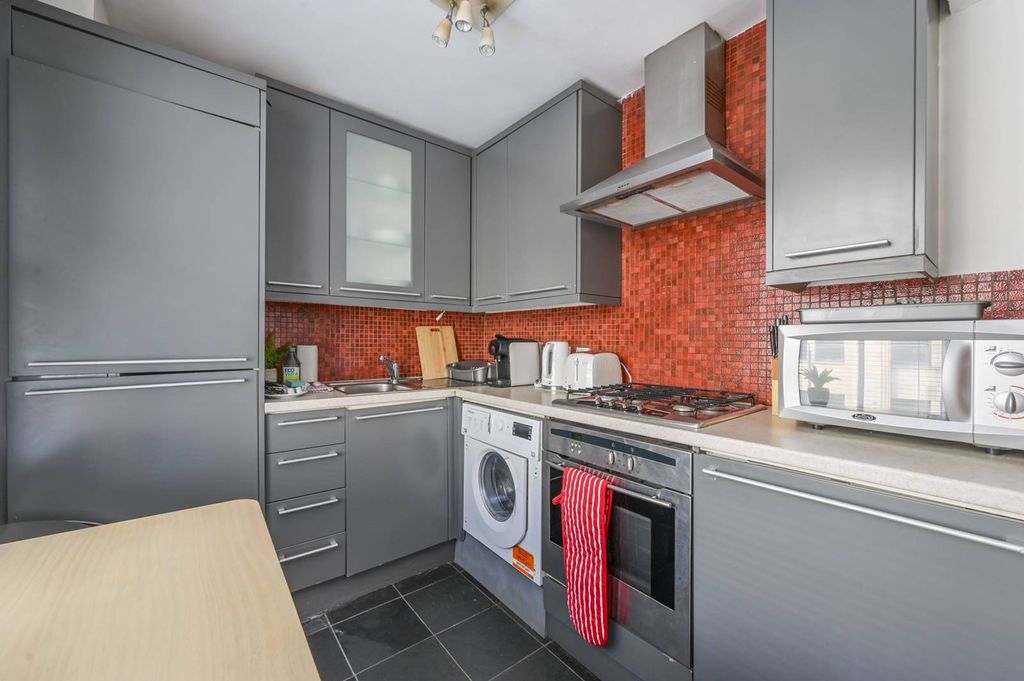 Property photo 2 of 7