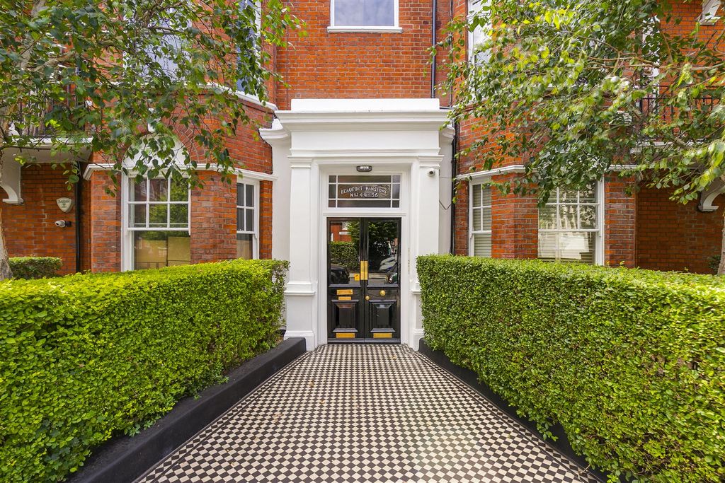 Property photo 1 of 13 Beaufortmansions49-16.Jpg