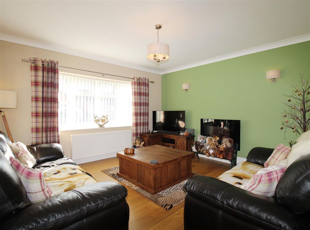 Property photo 3 of 15 Living Room