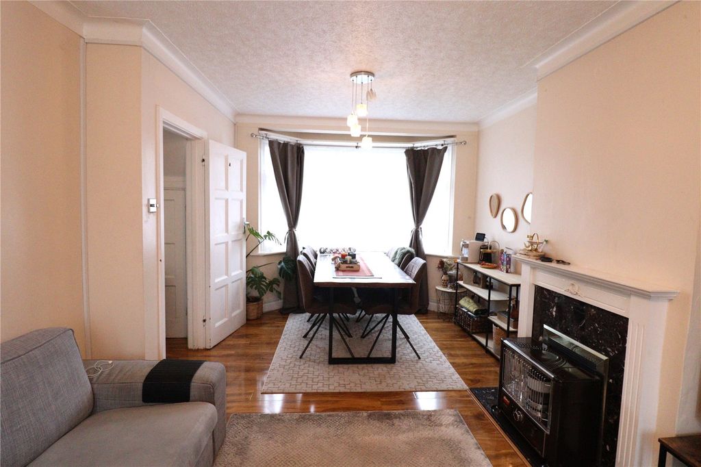 Property photo 2 of 8 Picture No. 05