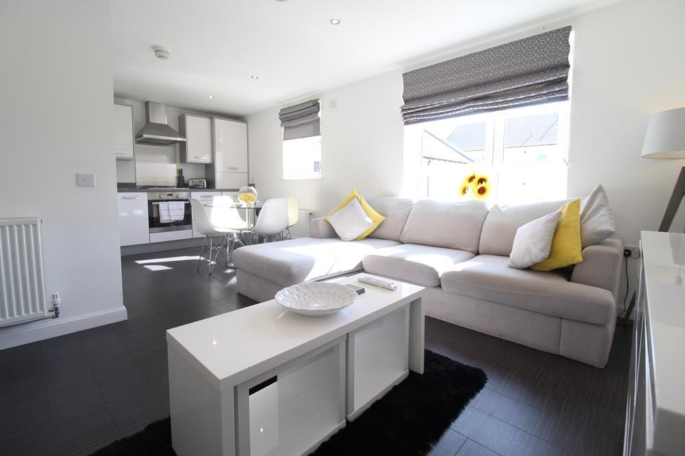 Property photo 2 of 12 Lounge Pic 1