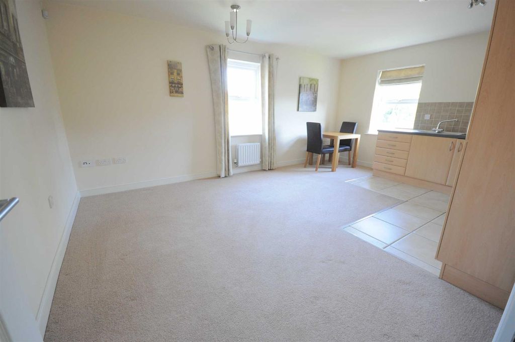 Property photo 3 of 9