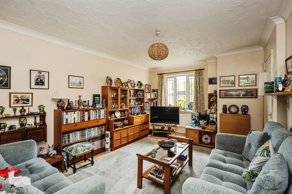 Property photo 2 of 17