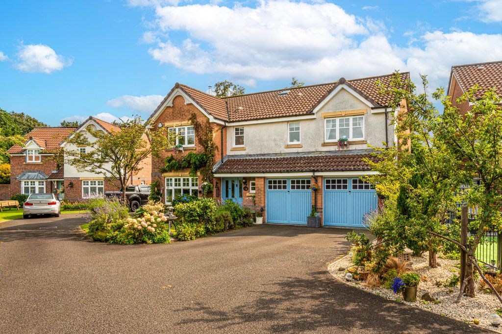 Property photo 1 of 34