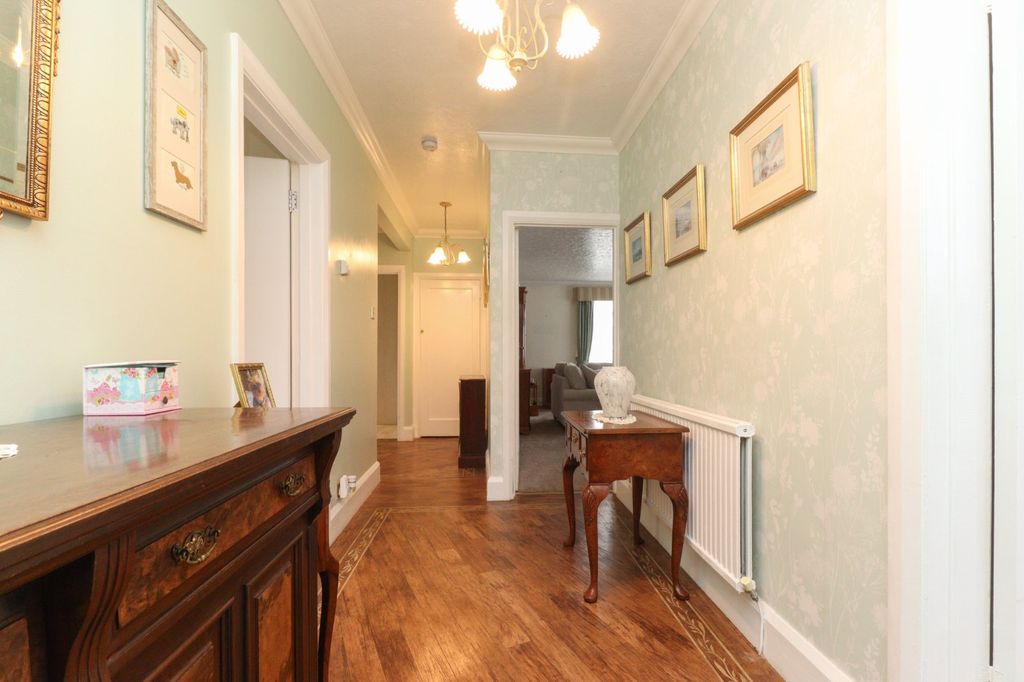 Property photo 2 of 14 Picture 2