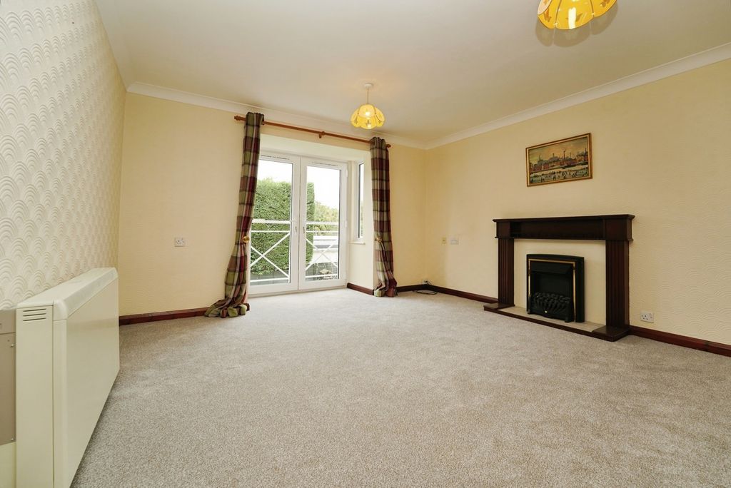 Property photo 3 of 9 Lounge