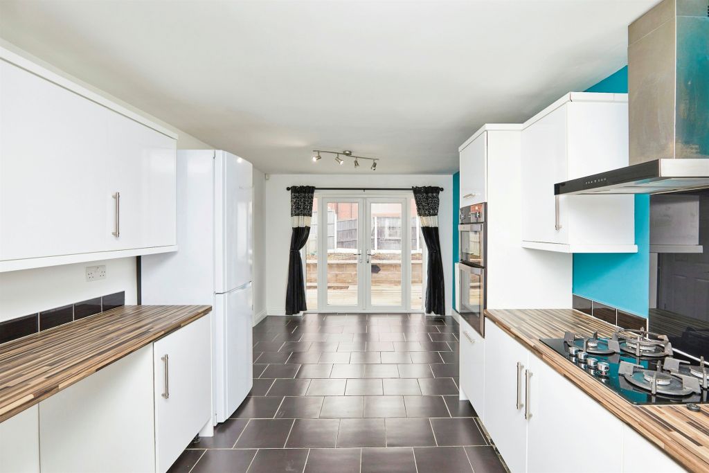Property photo 3 of 17