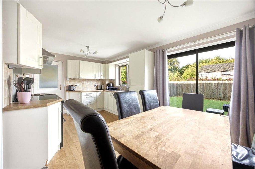 Property photo 3 of 25 10-28_Greens_Ave_Kirkintilloch_010.Jpg