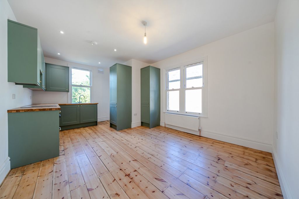 Property photo 2 of 18 1477647-12-6A317F...