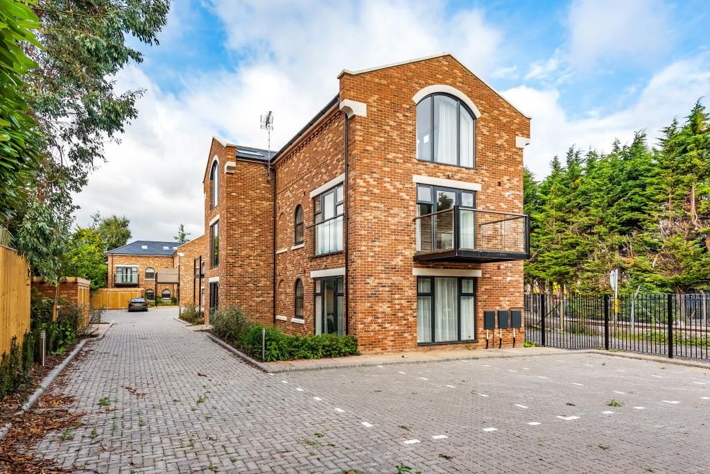 Property photo 1 of 11 External
