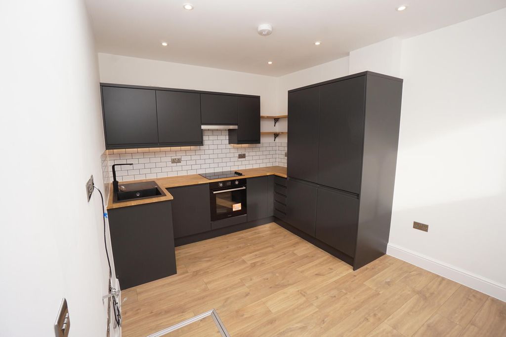 Property photo 2 of 5 Kitchen