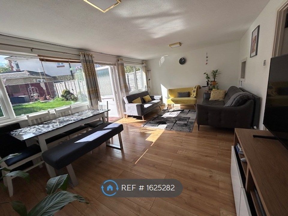 Property photo 2 of 12 Living Room Pic 1
