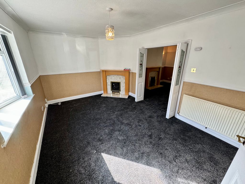 Property photo 3 of 18 Image