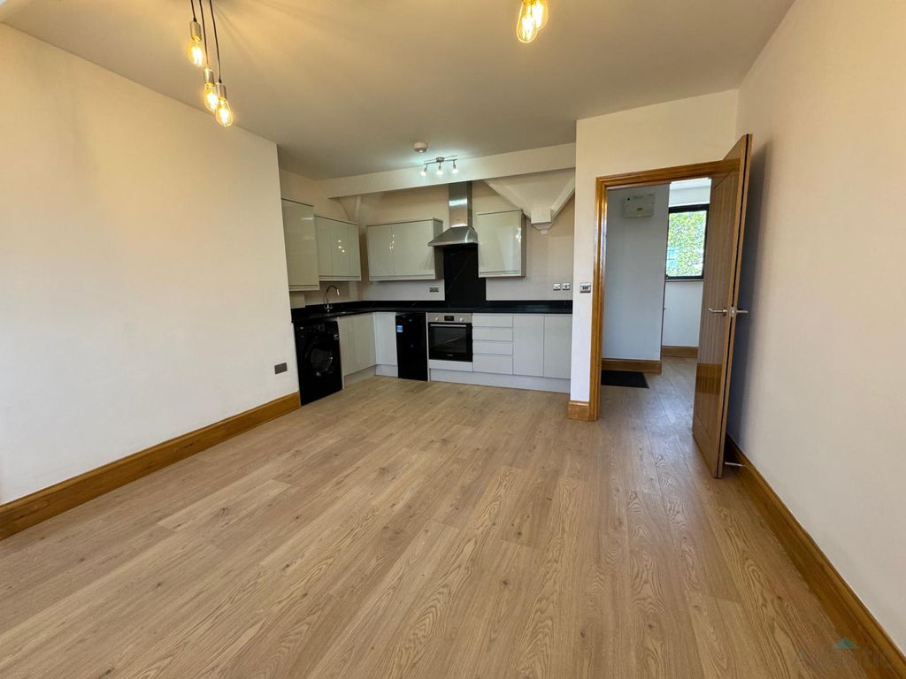 Property photo 2 of 11 Gallery