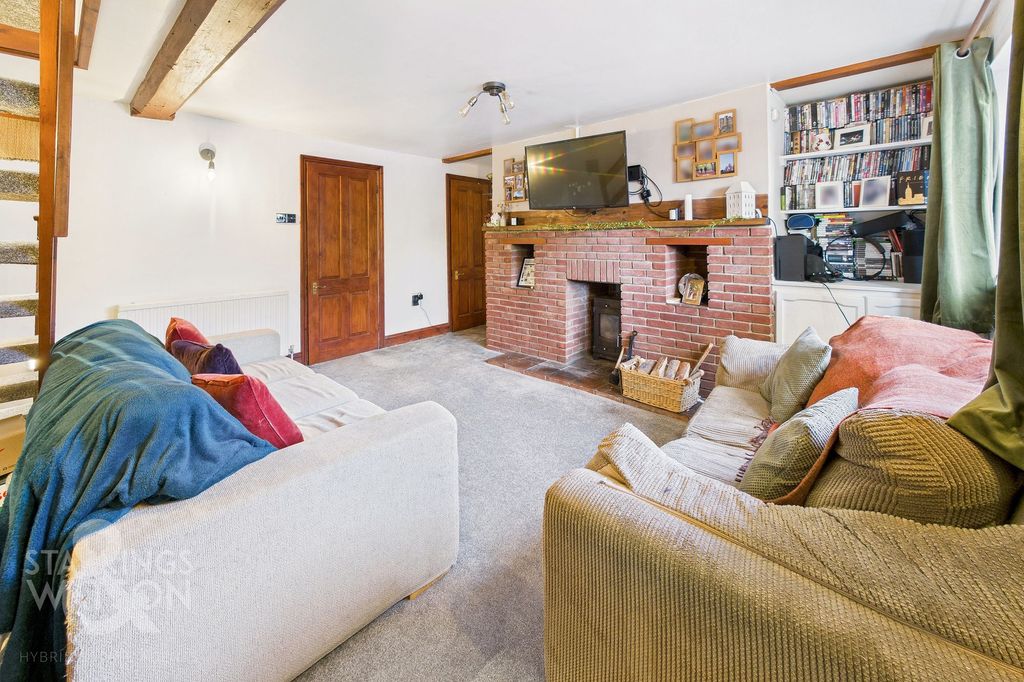 Property photo 2 of 17
