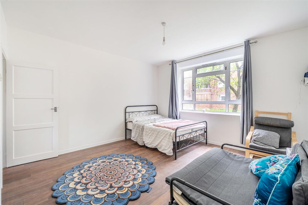 Property photo 2 of 10 1369280-3-68Ef6Cb0B440E.Jpg