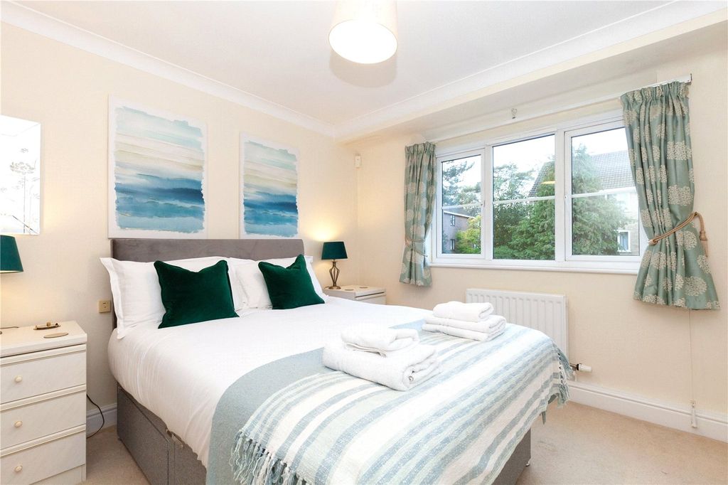 Property photo 3 of 10 Photo 06