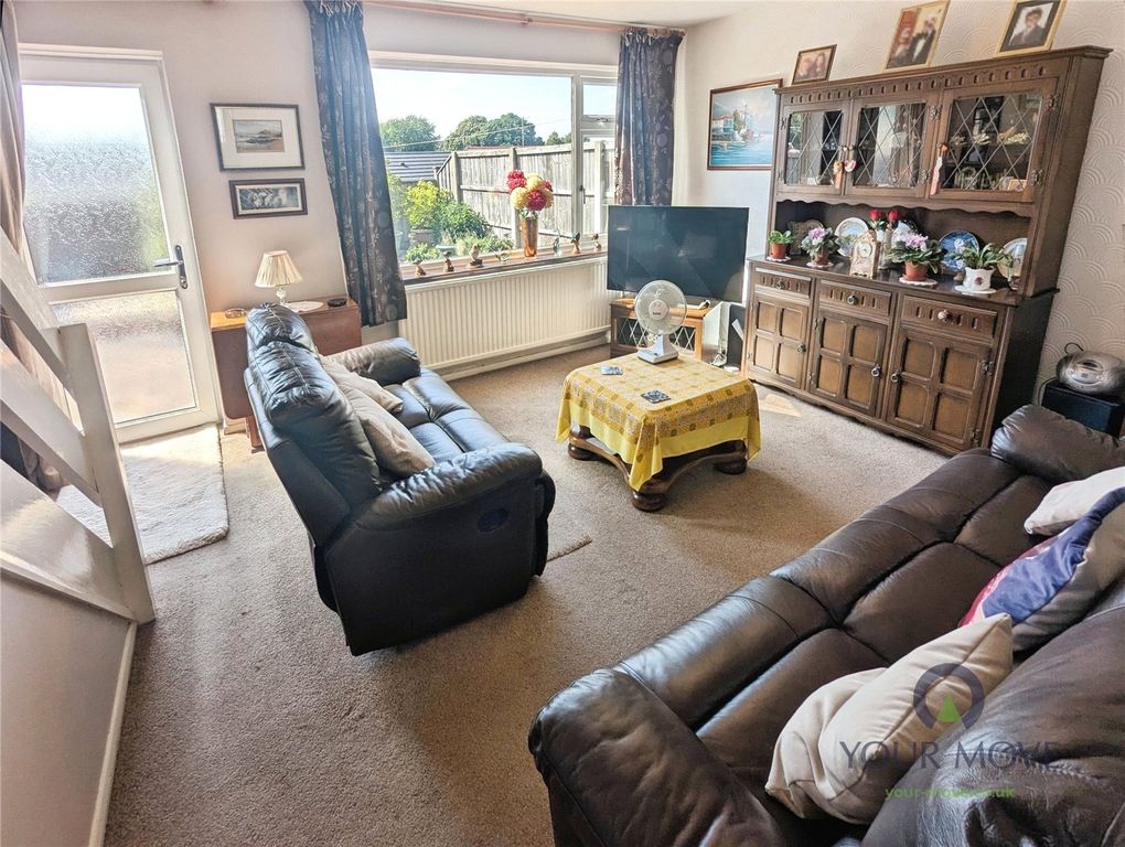 Property photo 2 of 13 Lounge