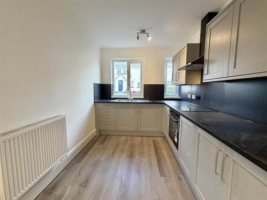 Property photo 2 of 18 Kitchen
