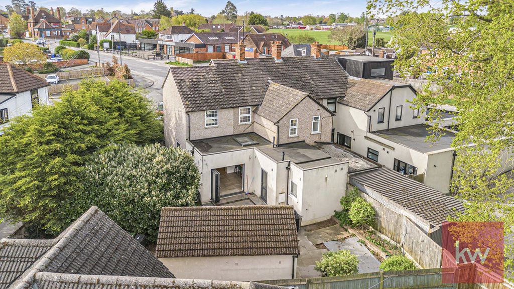 Property photo 2 of 30