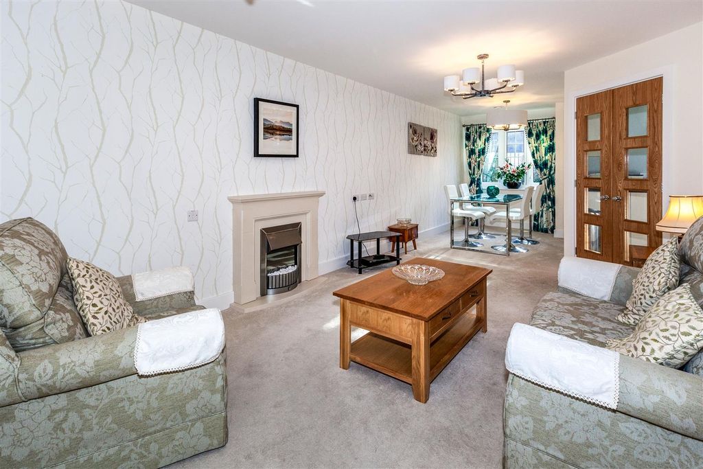 Property photo 3 of 8 7F7A957A-A8E4-490B-B332-d68452F1748B.Jpg