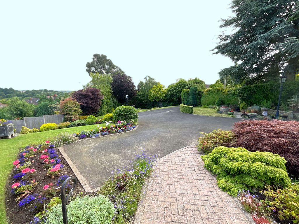 Property photo 3 of 25
