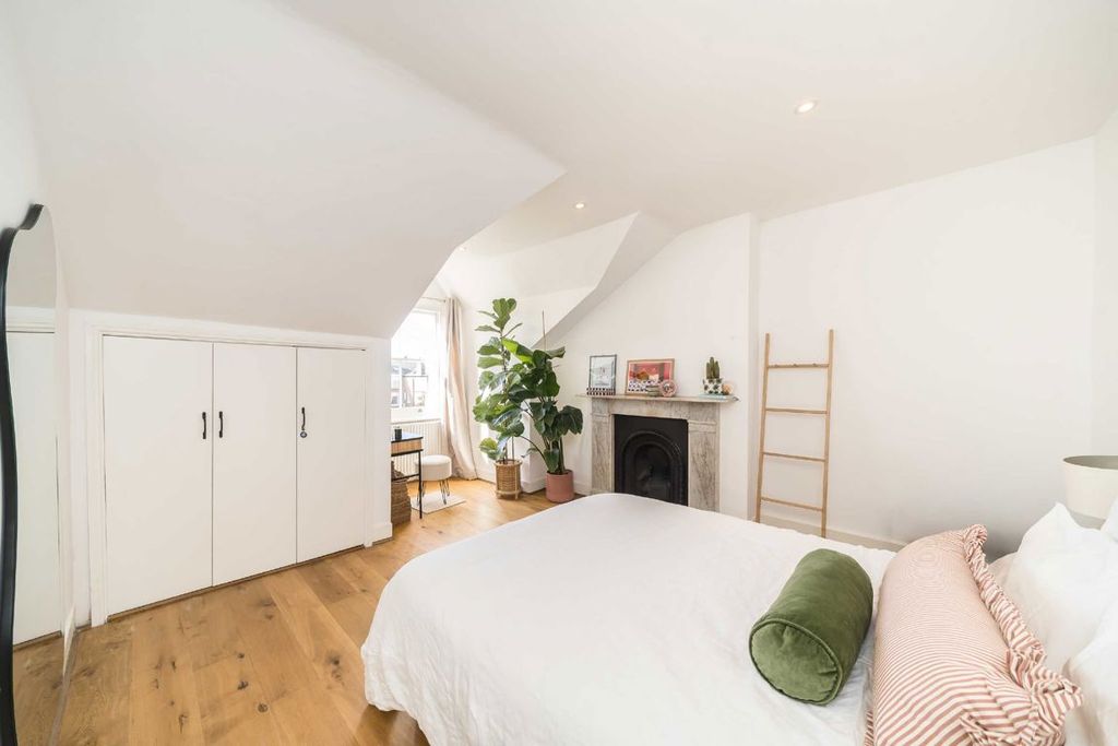 Property photo 3 of 7