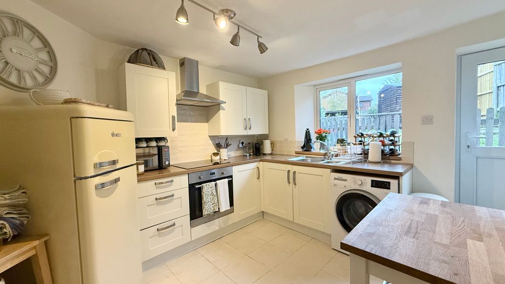 Property photo 3 of 15 Kitchen