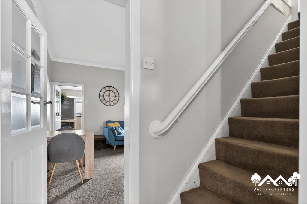 Property photo 3 of 31