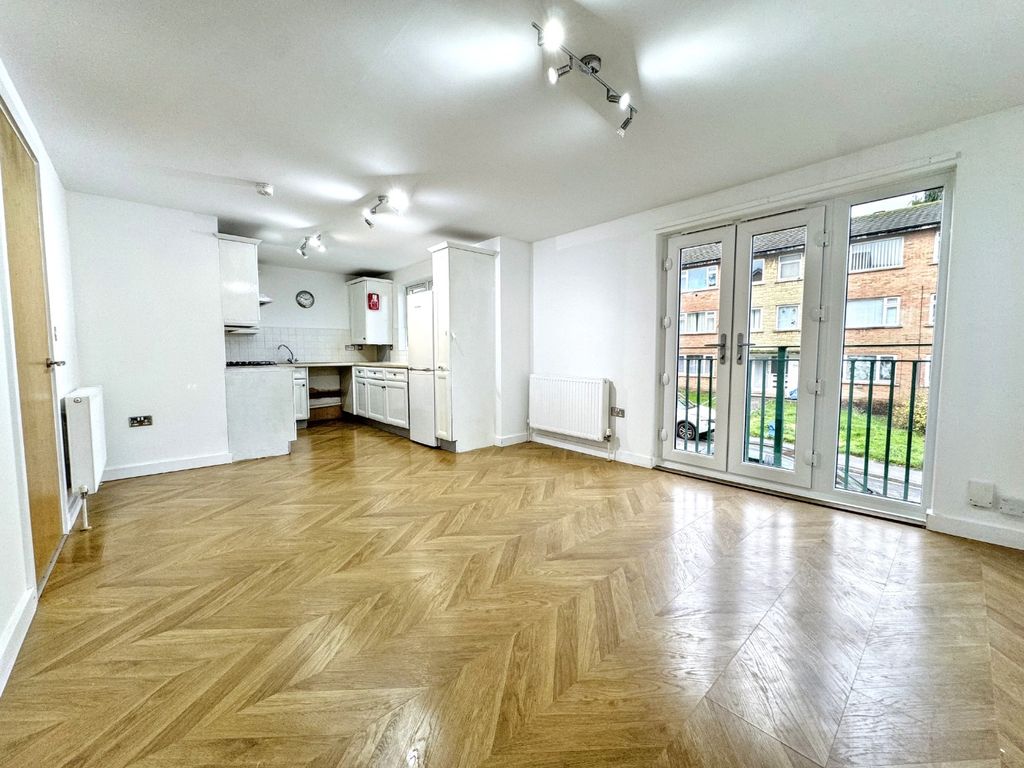 Property photo 2 of 16 4701154