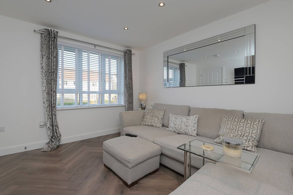 Property photo 2 of 29