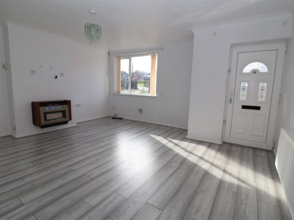 Property photo 2 of 12 Lounge