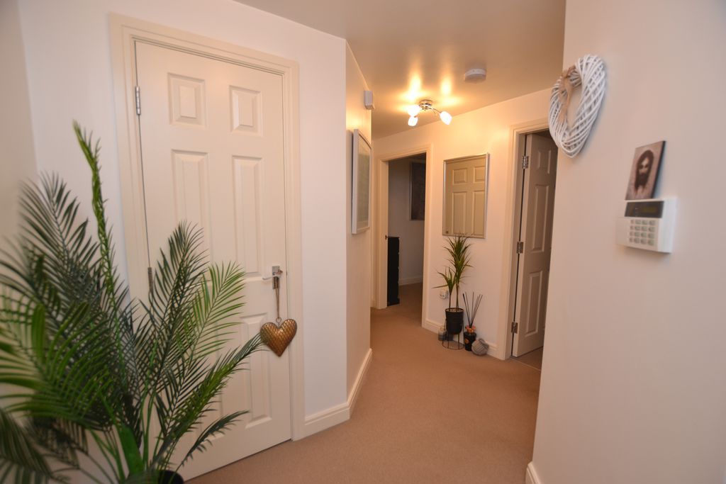 Property photo 2 of 14 Photo 8