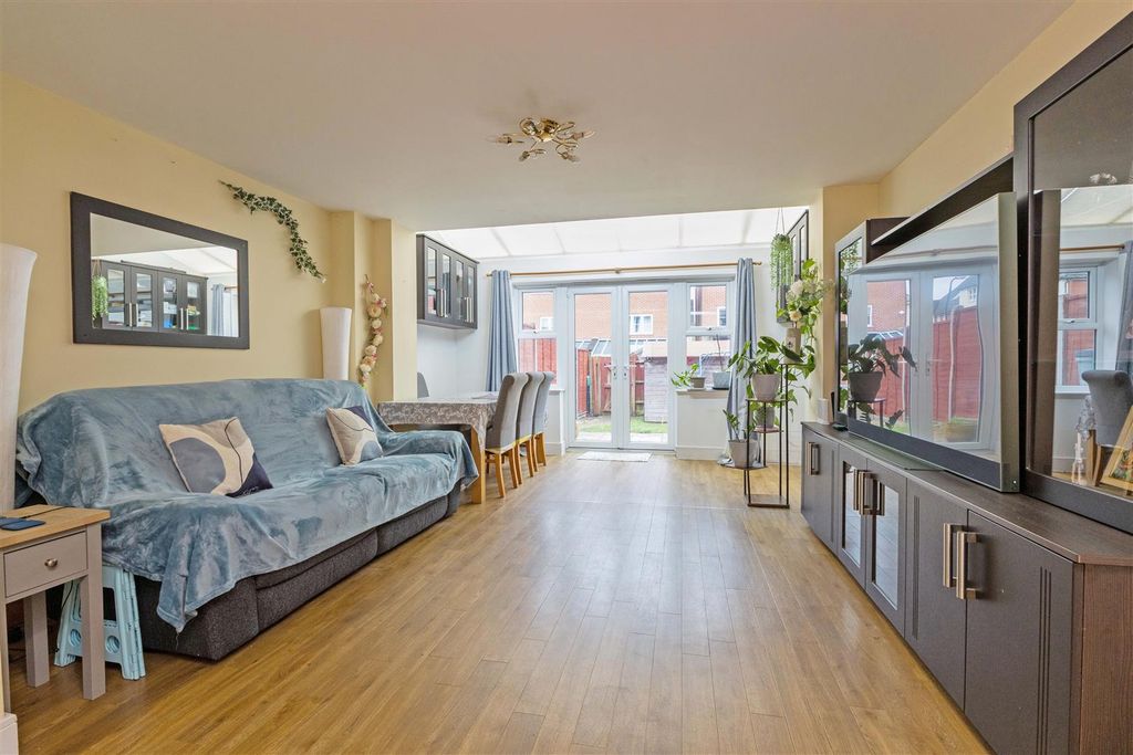 Property photo 2 of 18 1 Collier Close-10.Jpg