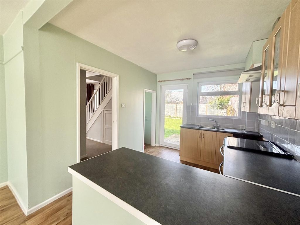 Property photo 3 of 14 Kitchen 2.Jpg