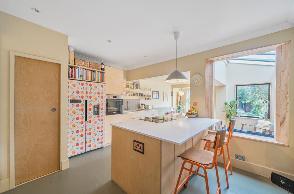 Property photo 3 of 16 1355491-41-68c9A2...