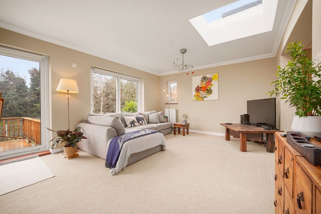 Property photo 3 of 38