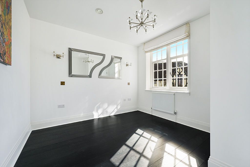 Additional image 15 of 2 bed flat for saleLesbourne Road, Reigate RH2