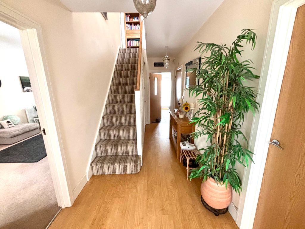 Property photo 2 of 26