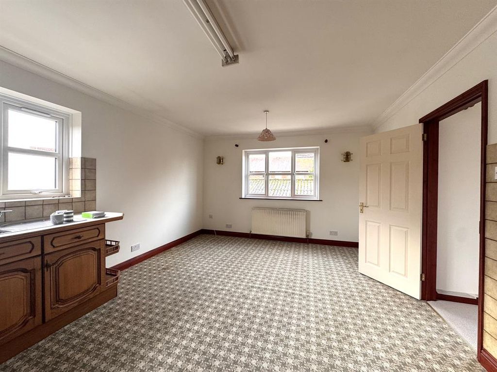 Property photo 3 of 18 Photo 2