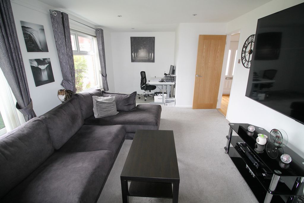 Property photo 3 of 20 Img_2460