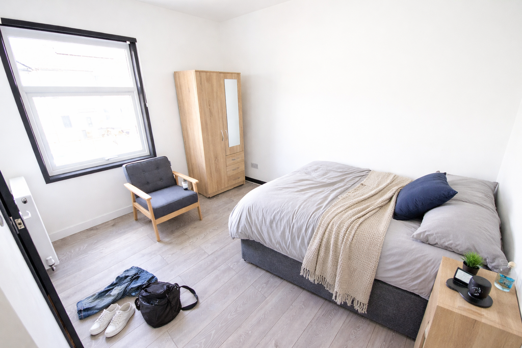 Property photo 1 of 5 Room 5 90