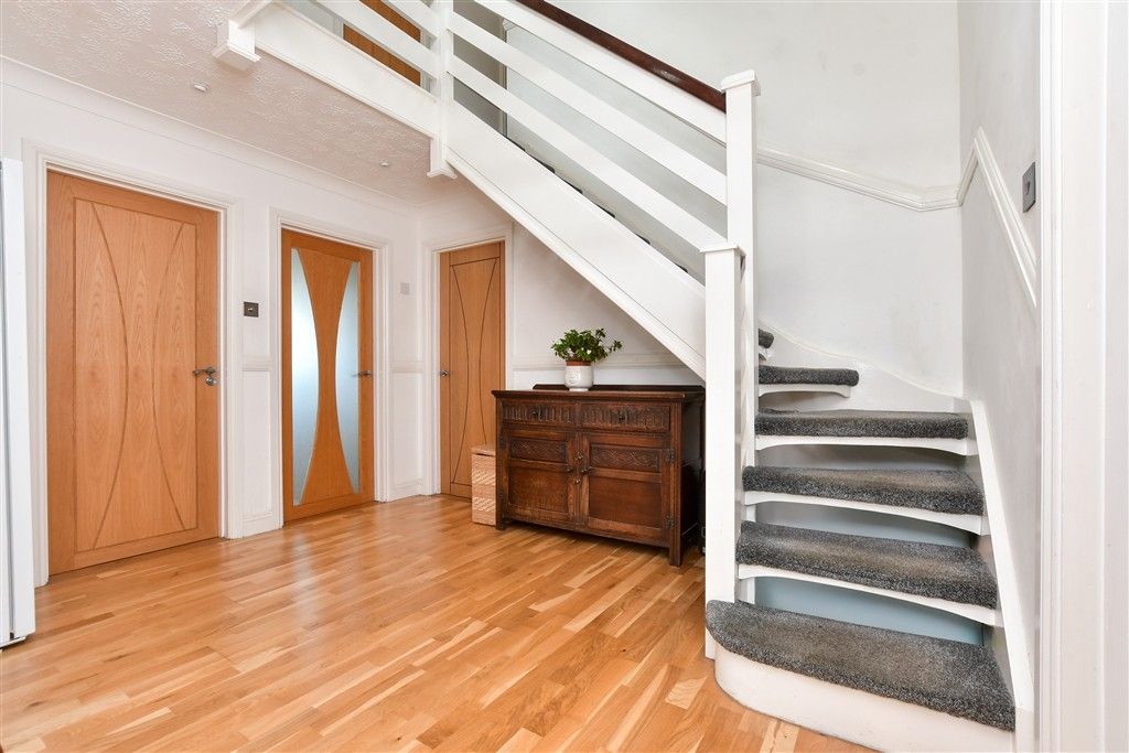 Property photo 2 of 20 Entrance Hall