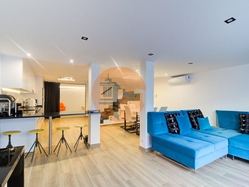 Property photo 1 of 61