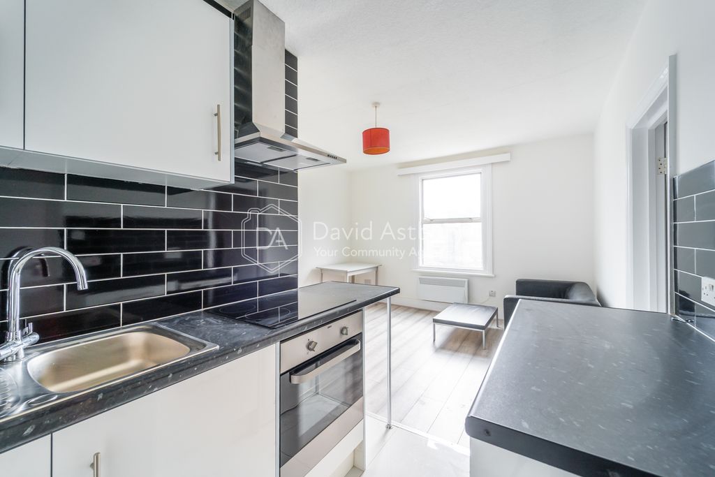 Property photo 3 of 6 Mba00116