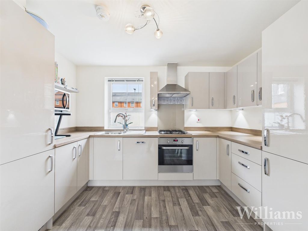 Property photo 3 of 13 Cam04950G0-Pr0113-Still014.Jpg