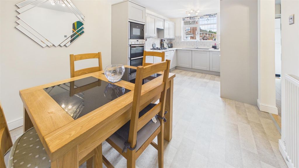 Property photo 1 of 20 Kitchen Diner.Jpg