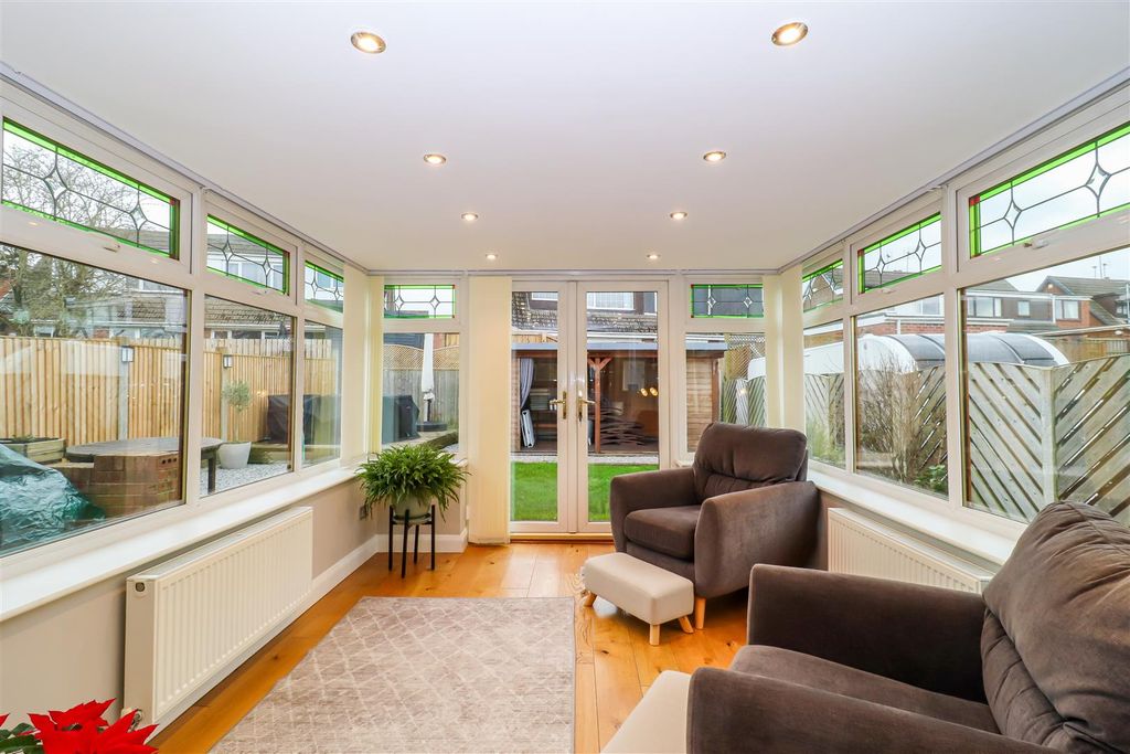Property photo 3 of 13 Conservatory
