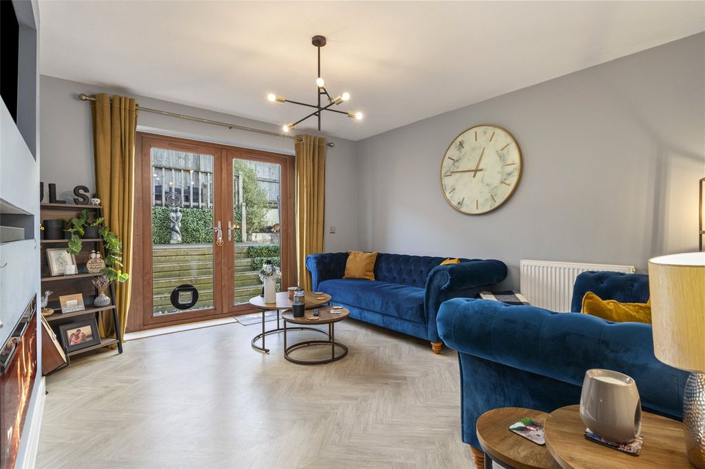 Property photo 2 of 18 Picture No. 51